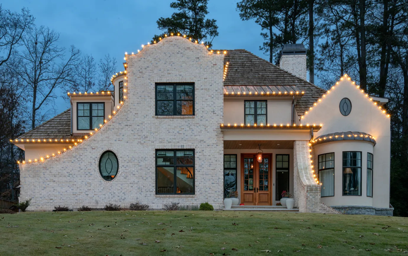 Holiday lighting displays Dunwoody GA