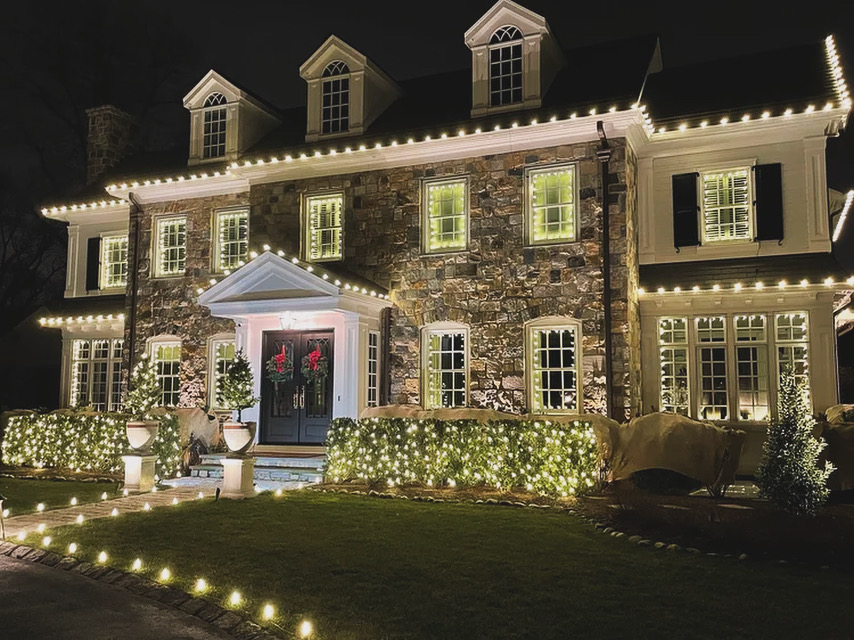 Holiday lighting displays Brookhaven GA